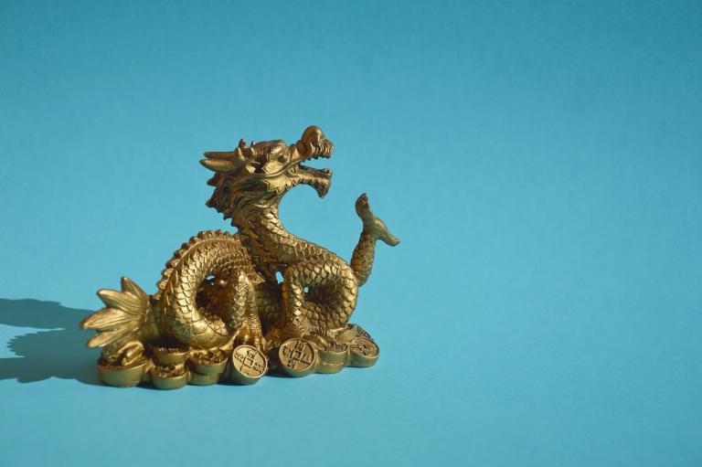 88年龙女本命年佩戴什么饰品（88年属龙女性本命年吉祥饰品介绍）  第3张